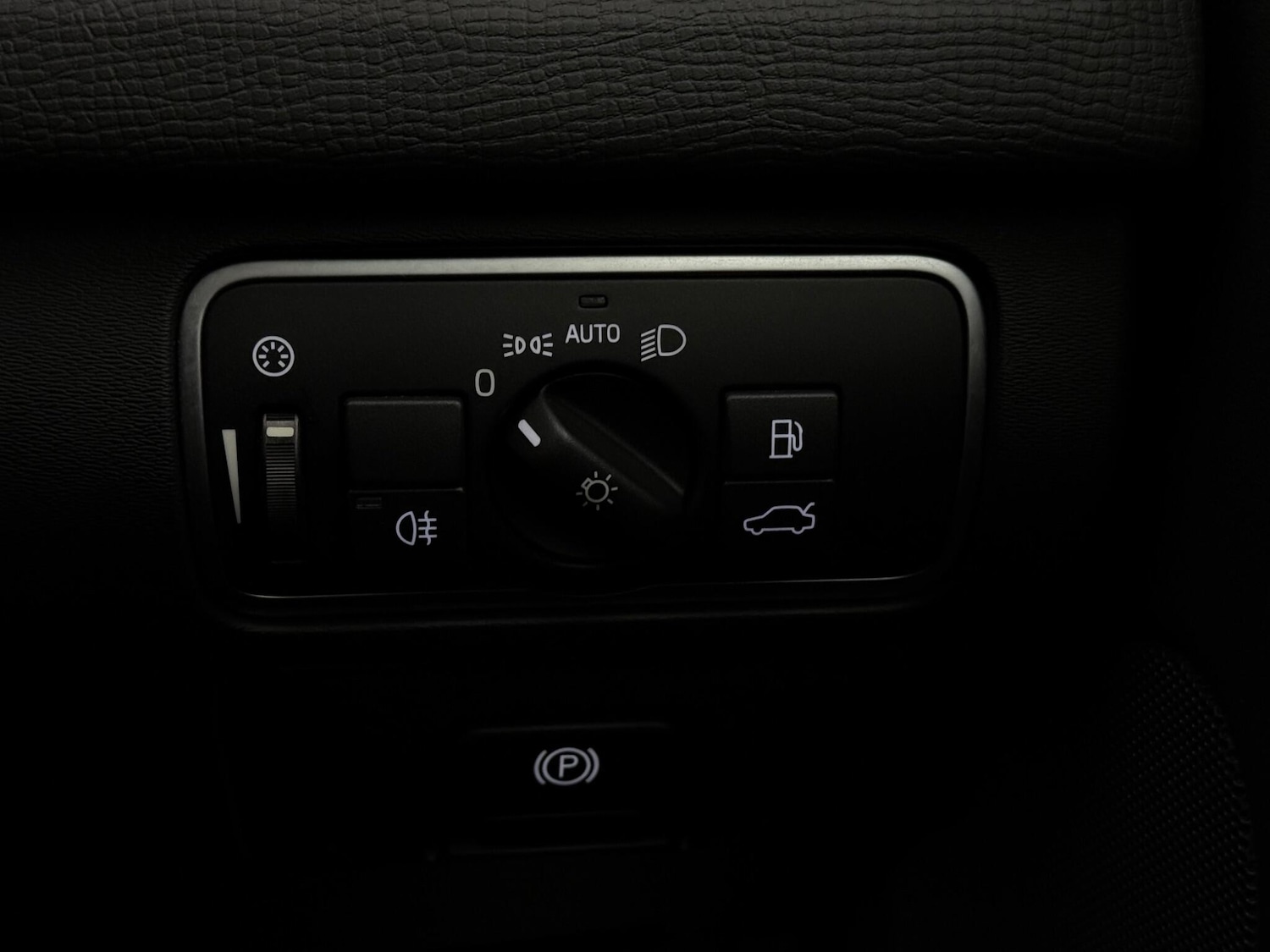 Used Volvo XC60 2017 for sale - 77260096: Photo 22