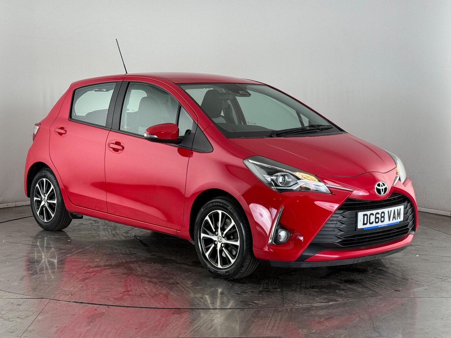 Used Toyota Yaris 2019 for sale - 76468532: Photo 1