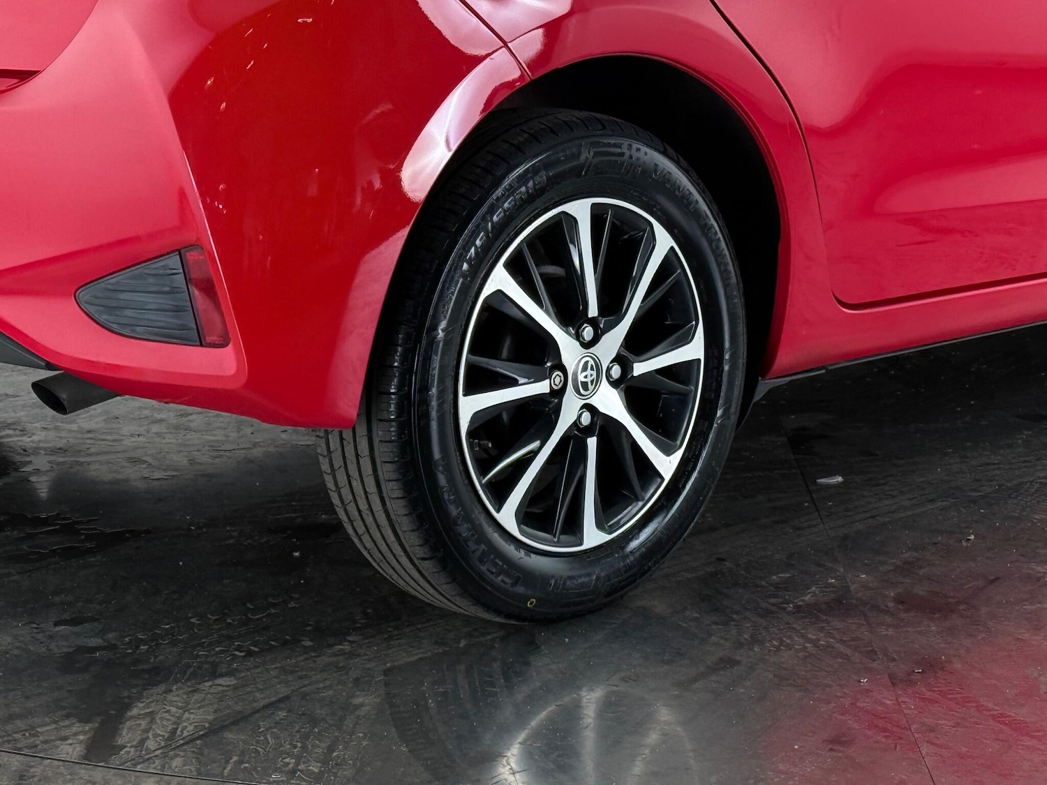 Used Toyota Yaris 2019 for sale - 76468532: Photo 12