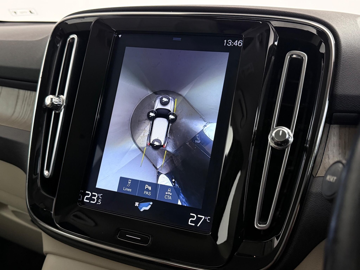 Used Volvo XC40 2019 for sale - 77180795: Photo 27