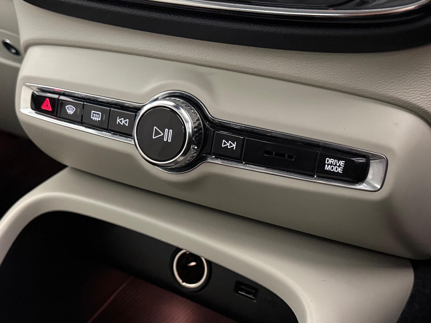 Used Volvo XC40 2019 for sale - 77180795: Photo 34