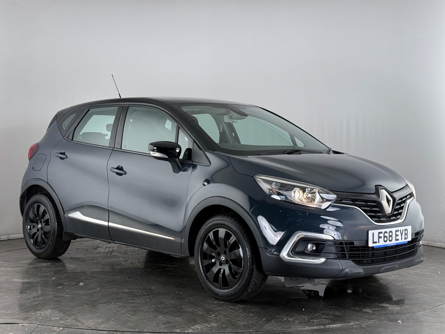 Used Renault Captur 2018 for sale - 78116686: Photo 1