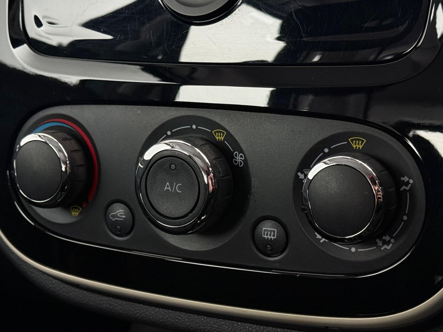 Used Renault Captur 2018 for sale - 78116686: Photo 24