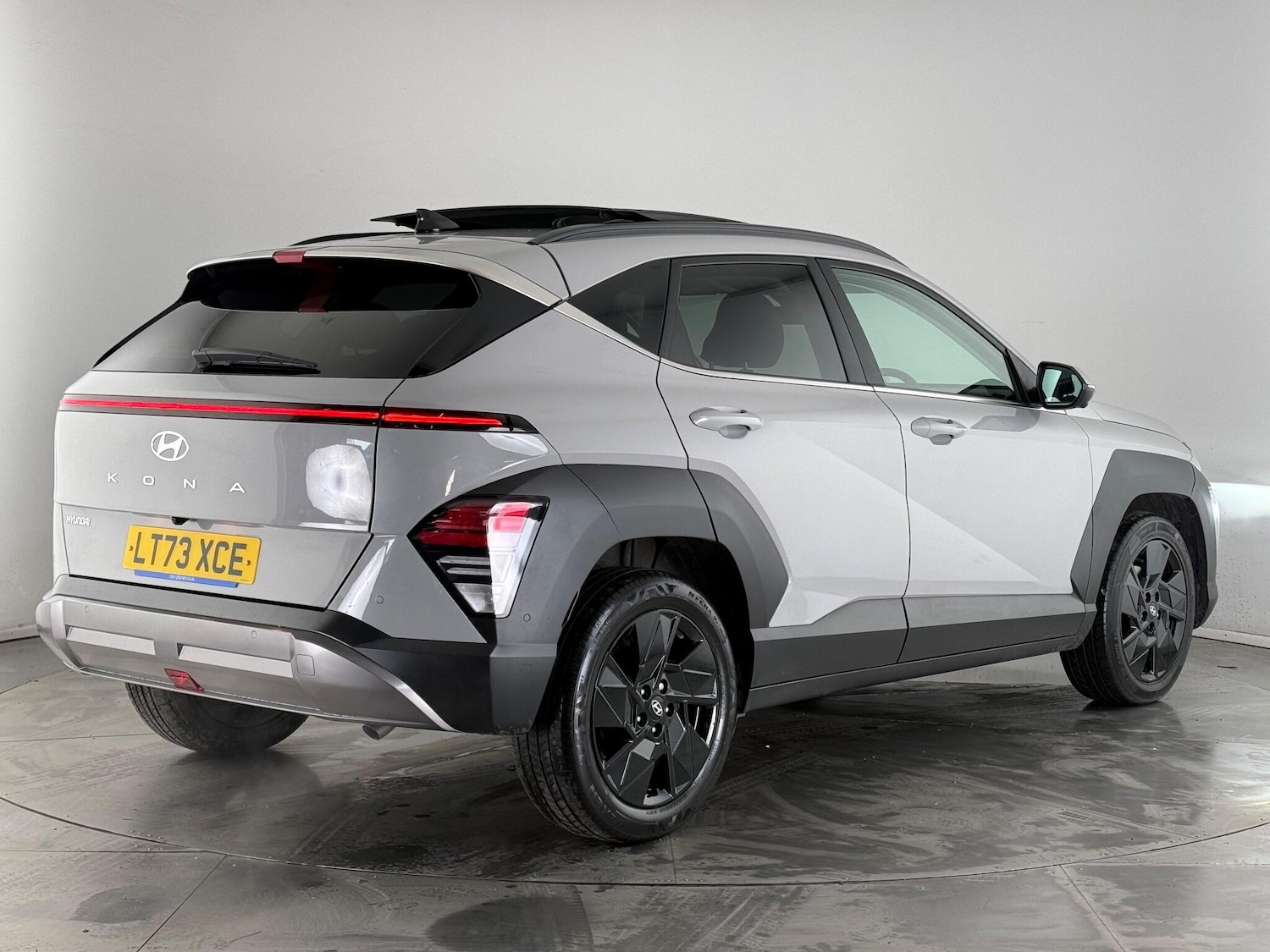 Used Hyundai KONA 2023 for sale - 77246325: Photo 4