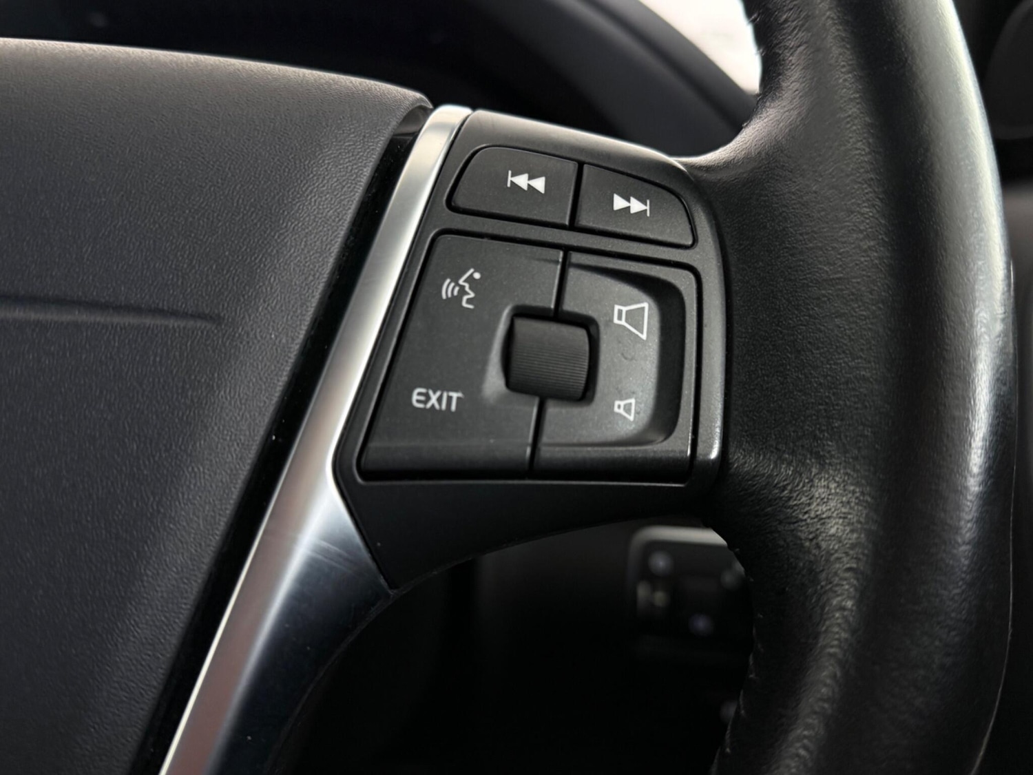 Used Volvo XC60 2017 for sale - 77217158: Photo 22