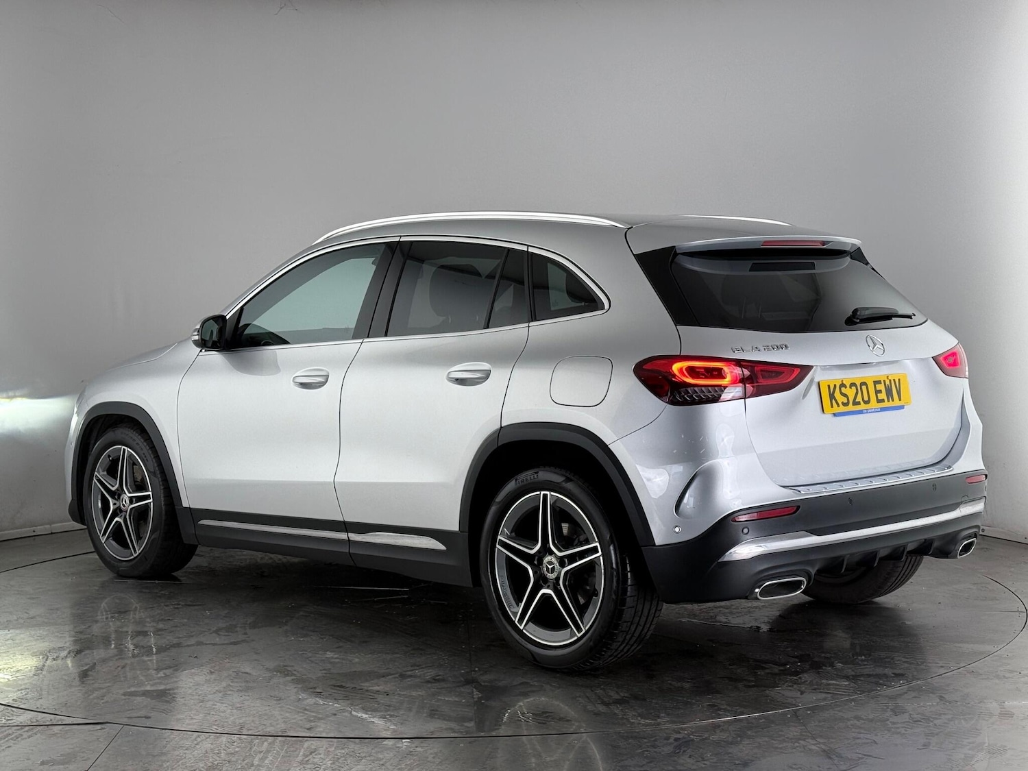 Used Mercedes-Benz GLA 2020 for sale - 76468309: Photo 3