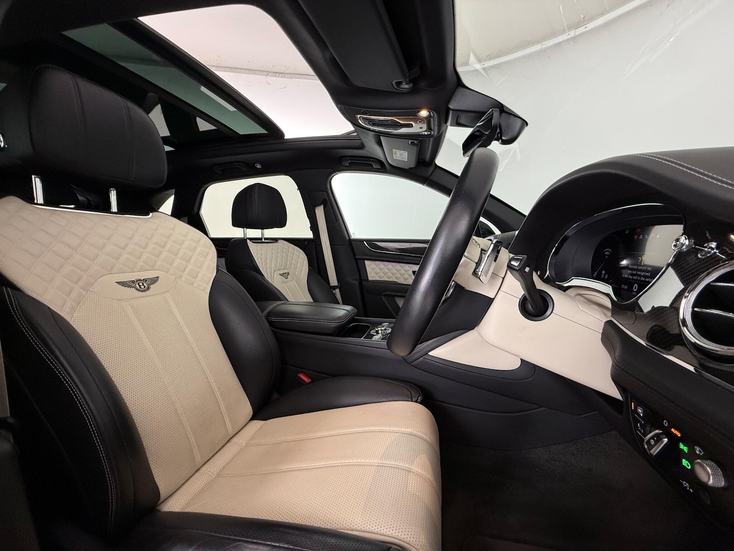 Used Bentley Bentayga 2021 for sale - 77181294: Photo 14