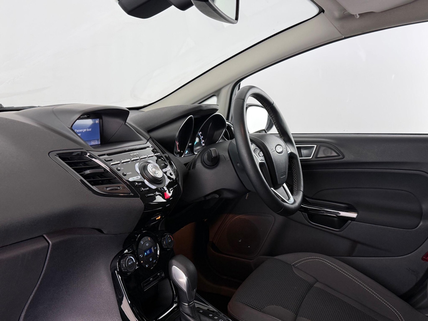 Used Ford Fiesta 2017 for sale - 77221625: Photo 12