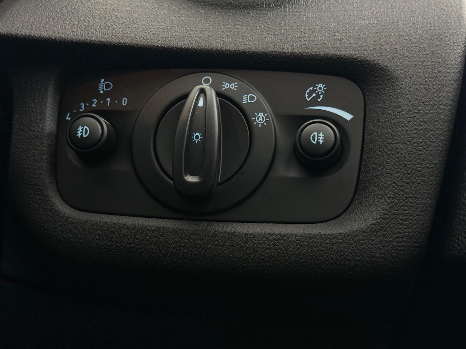 Used Ford Fiesta 2017 for sale - 77221625: Photo 22