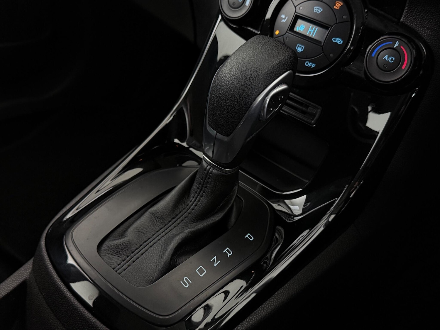 Used Ford Fiesta 2017 for sale - 77221625: Photo 32