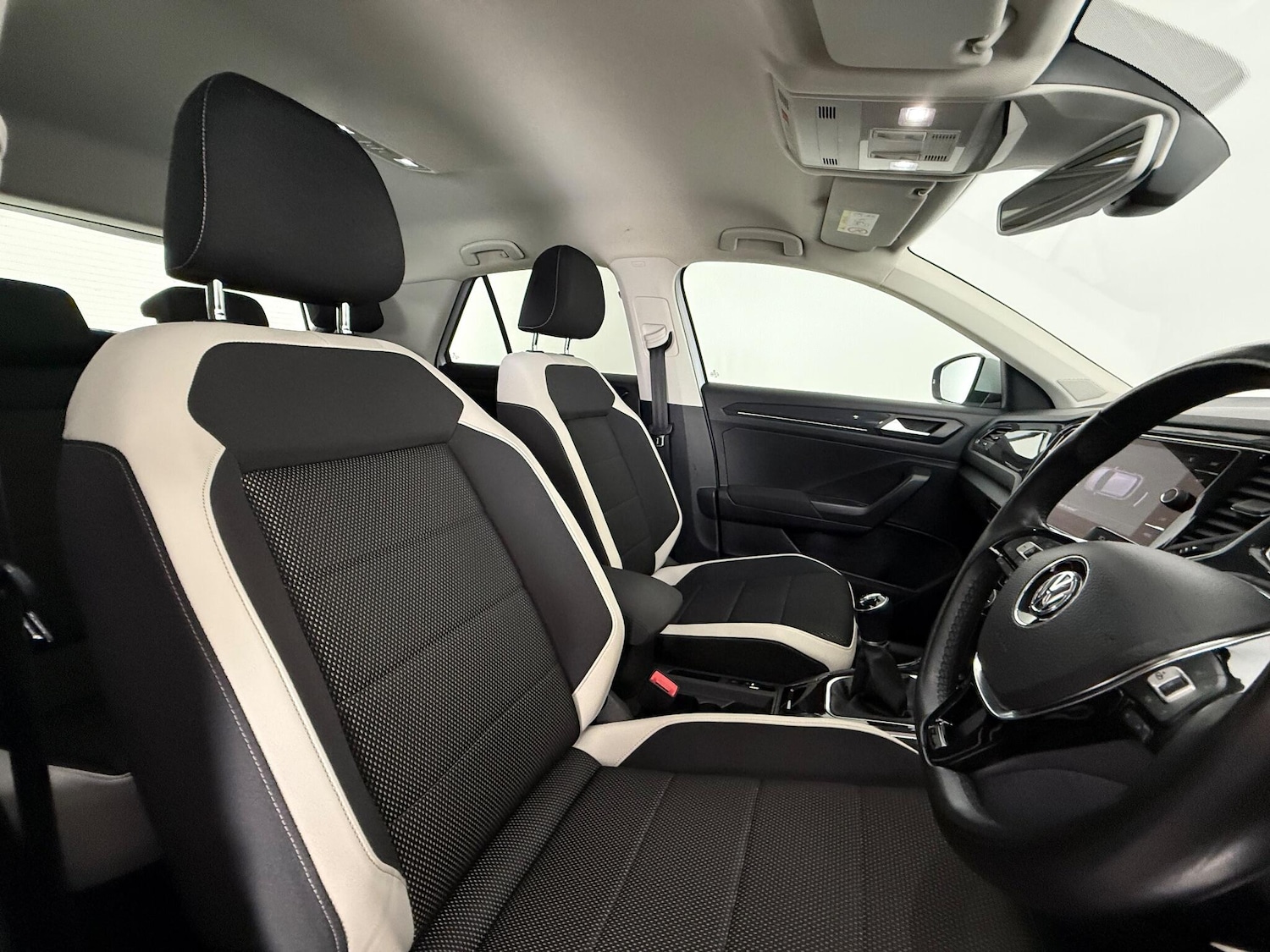 Used Volkswagen T-Roc 2018 for sale - 77222406: Photo 12