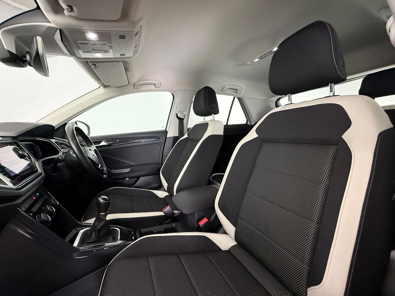 Used Volkswagen T-Roc 2018 for sale - 77222406: Photo 14