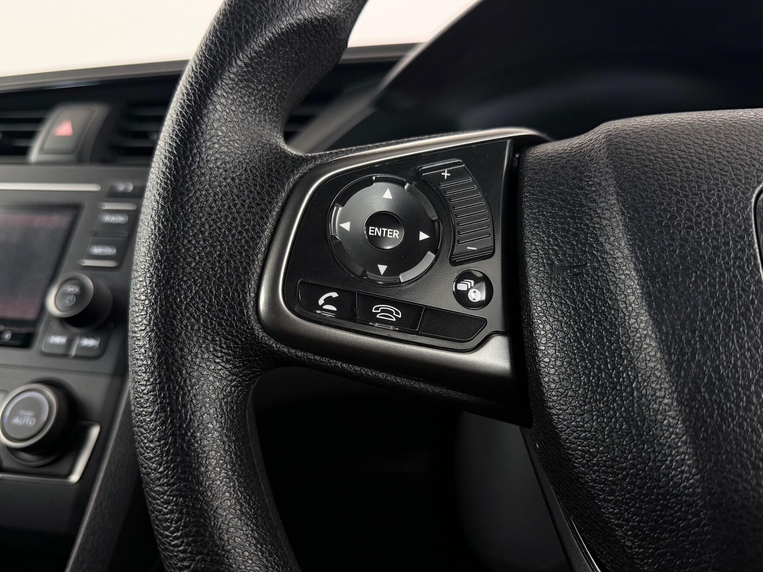 Used Honda Civic 2018 for sale - 76472213: Photo 23