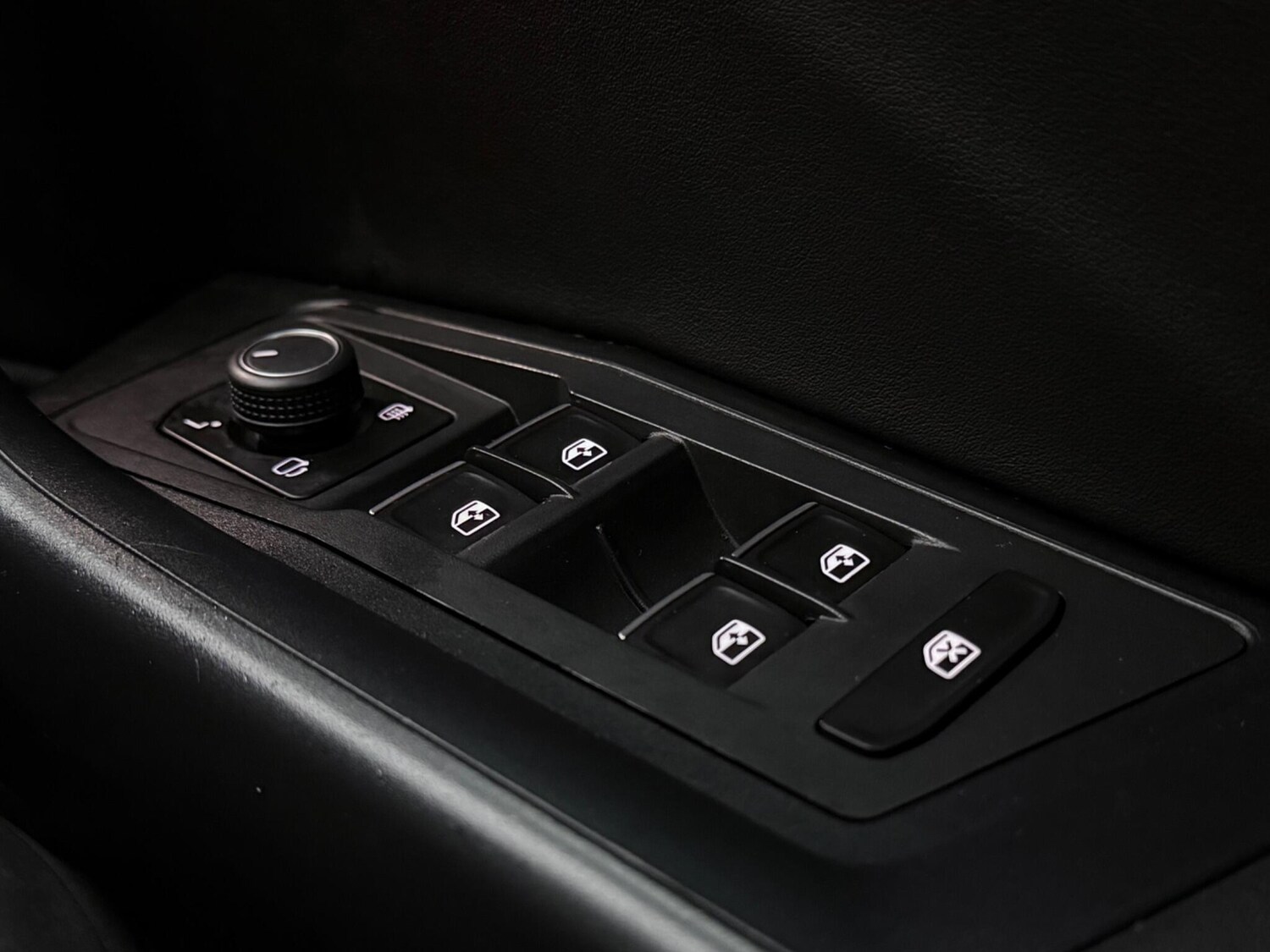 Used Volkswagen T-Roc 2023 for sale - 78063148: Photo 18