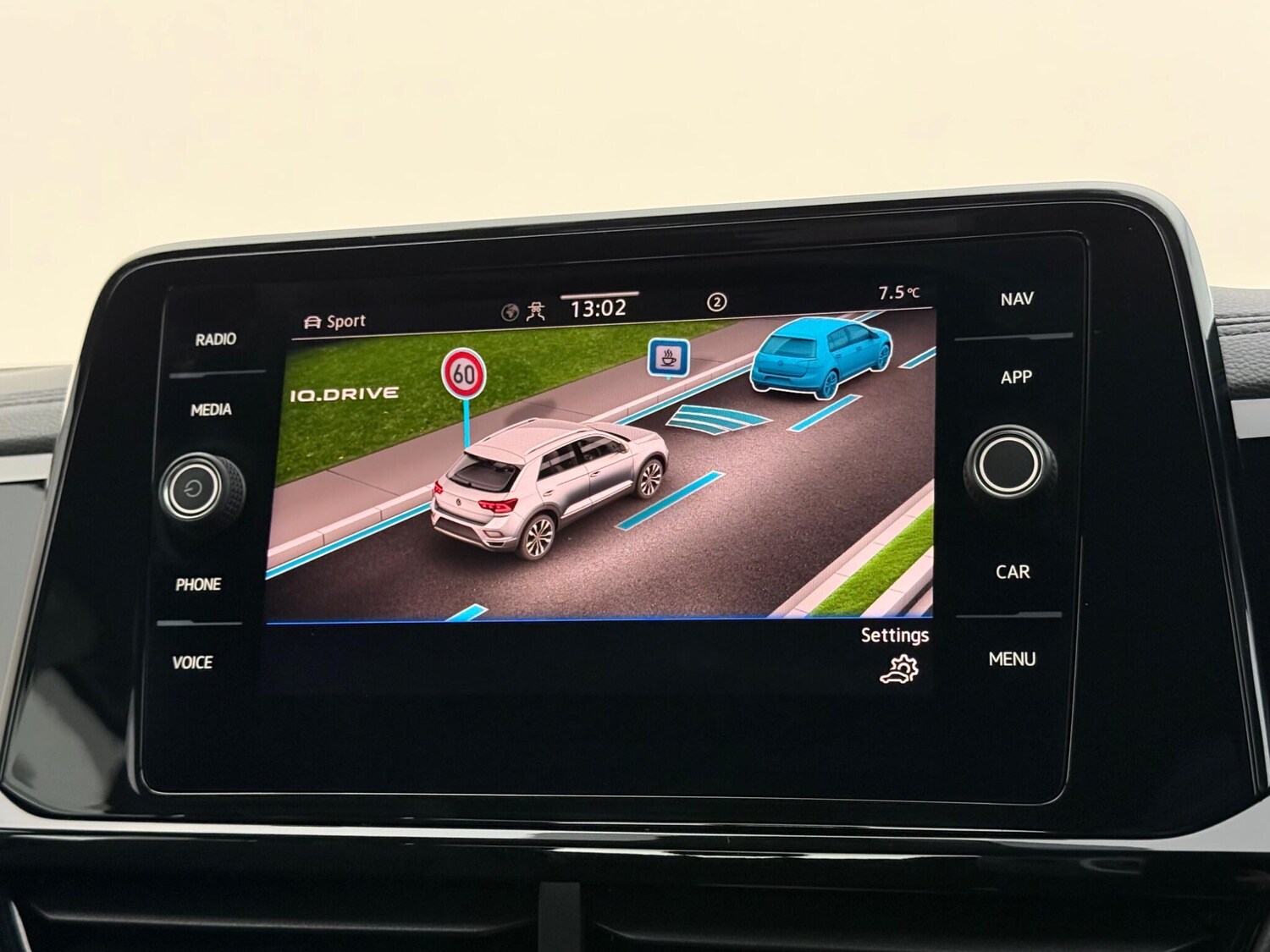 Used Volkswagen T-Roc 2023 for sale - 78063148: Photo 28