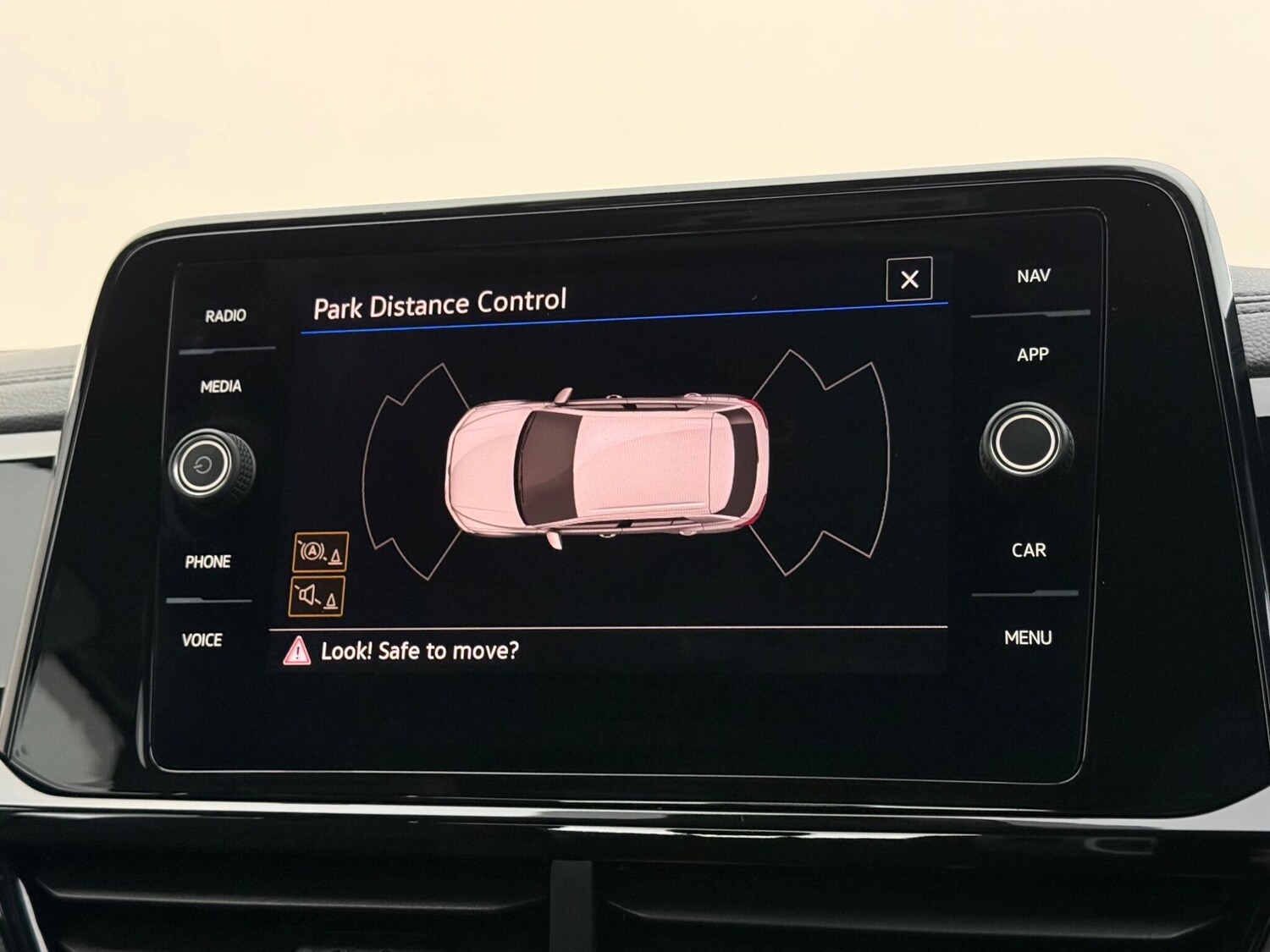 Used Volkswagen T-Roc 2023 for sale - 78063148: Photo 31