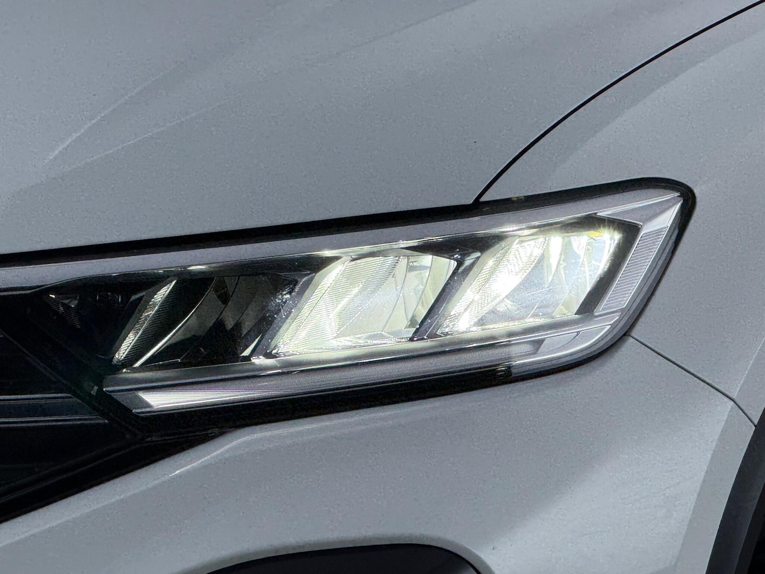 Used Volkswagen T-Roc 2023 for sale - 78063148: Photo 5