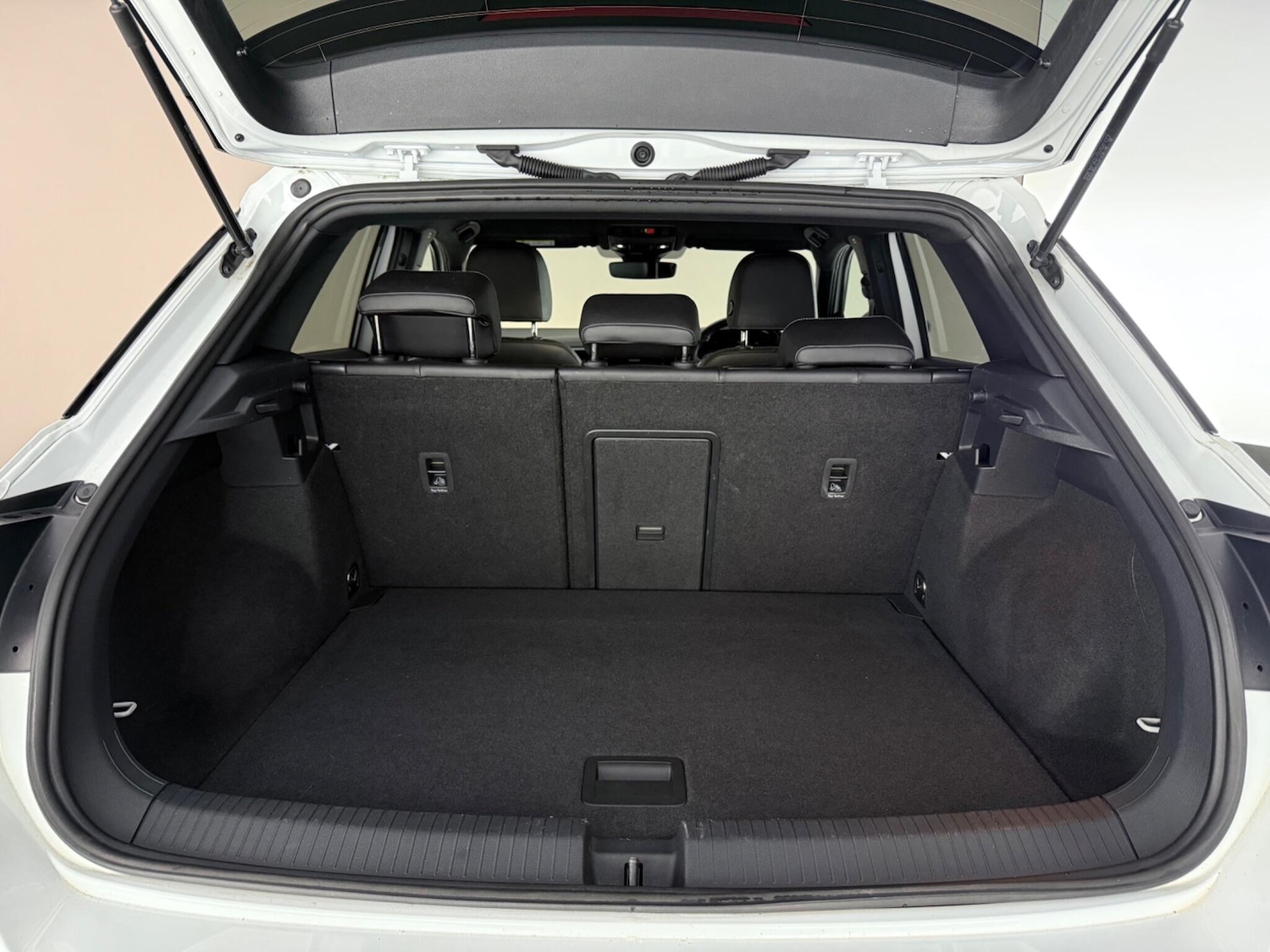 Used Volkswagen T-Roc 2023 for sale - 78063148: Photo 9