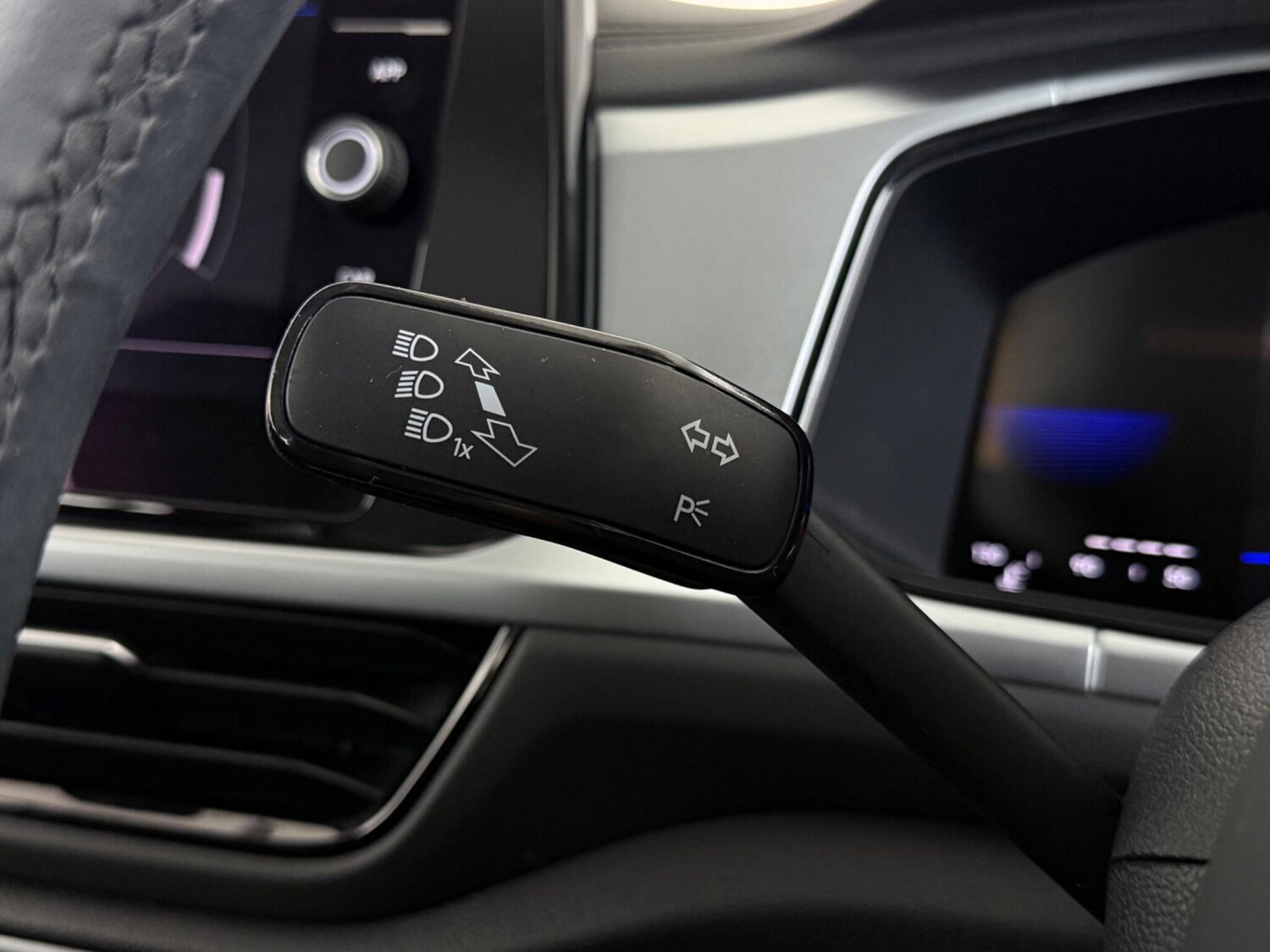 Used Volkswagen T-Roc 2023 for sale - 77441531: Photo 21