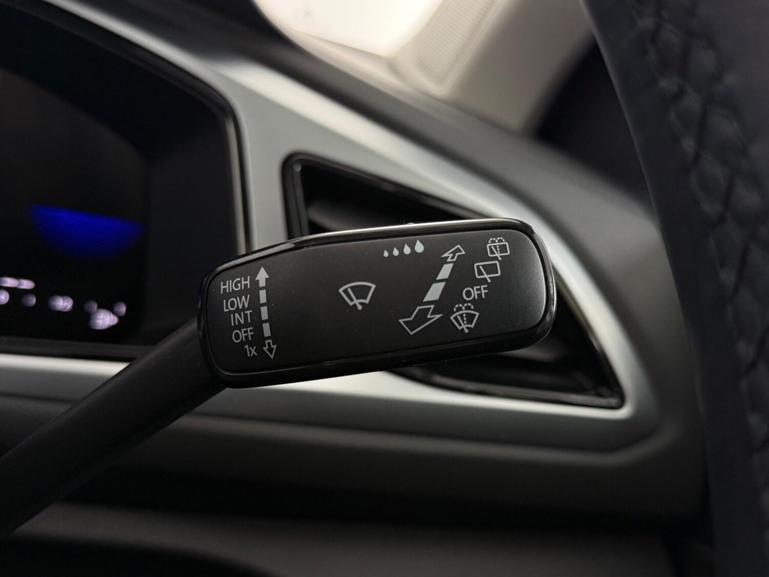 Used Volkswagen T-Roc 2023 for sale - 77441531: Photo 22