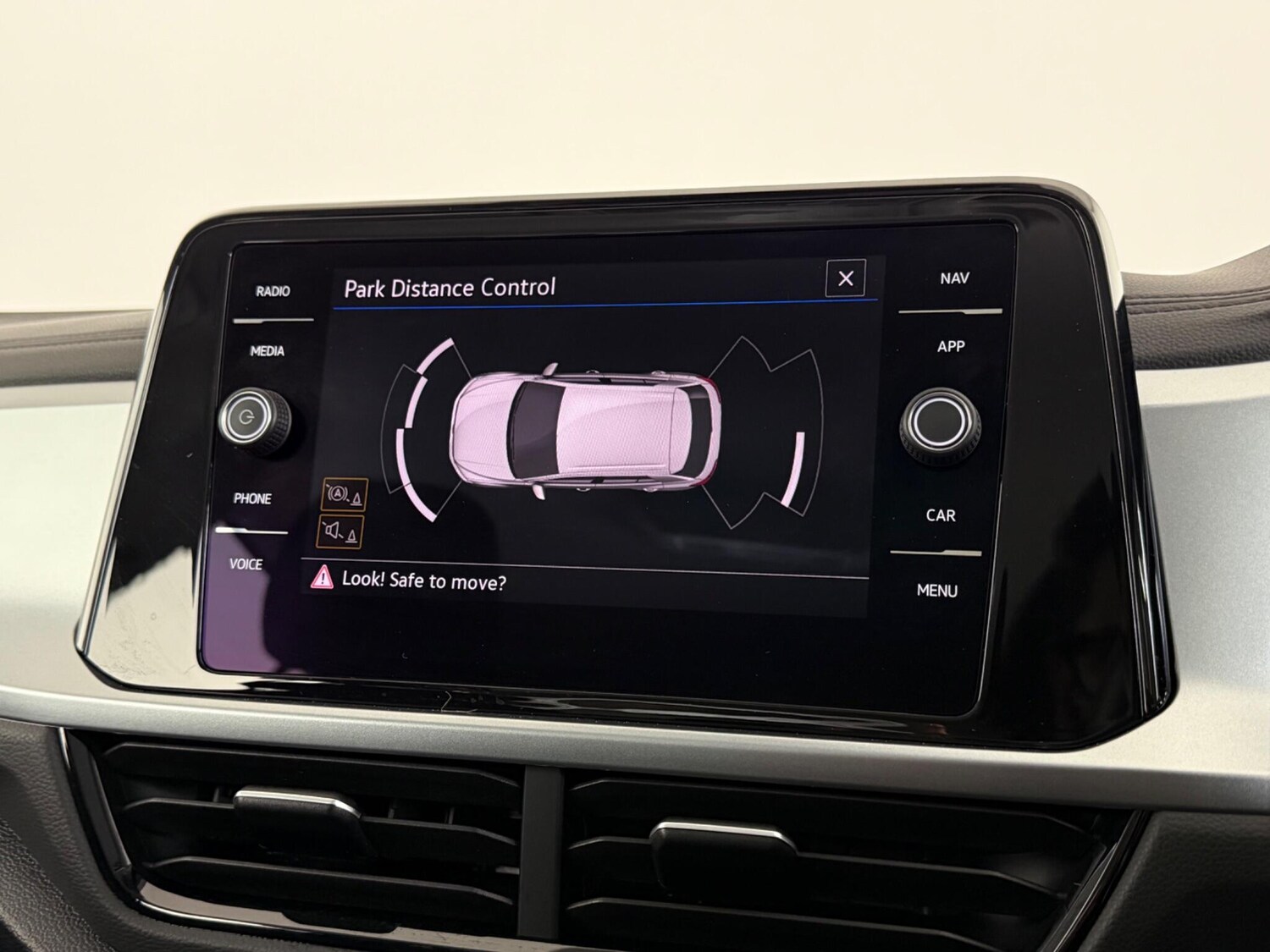 Used Volkswagen T-Roc 2023 for sale - 77441531: Photo 24