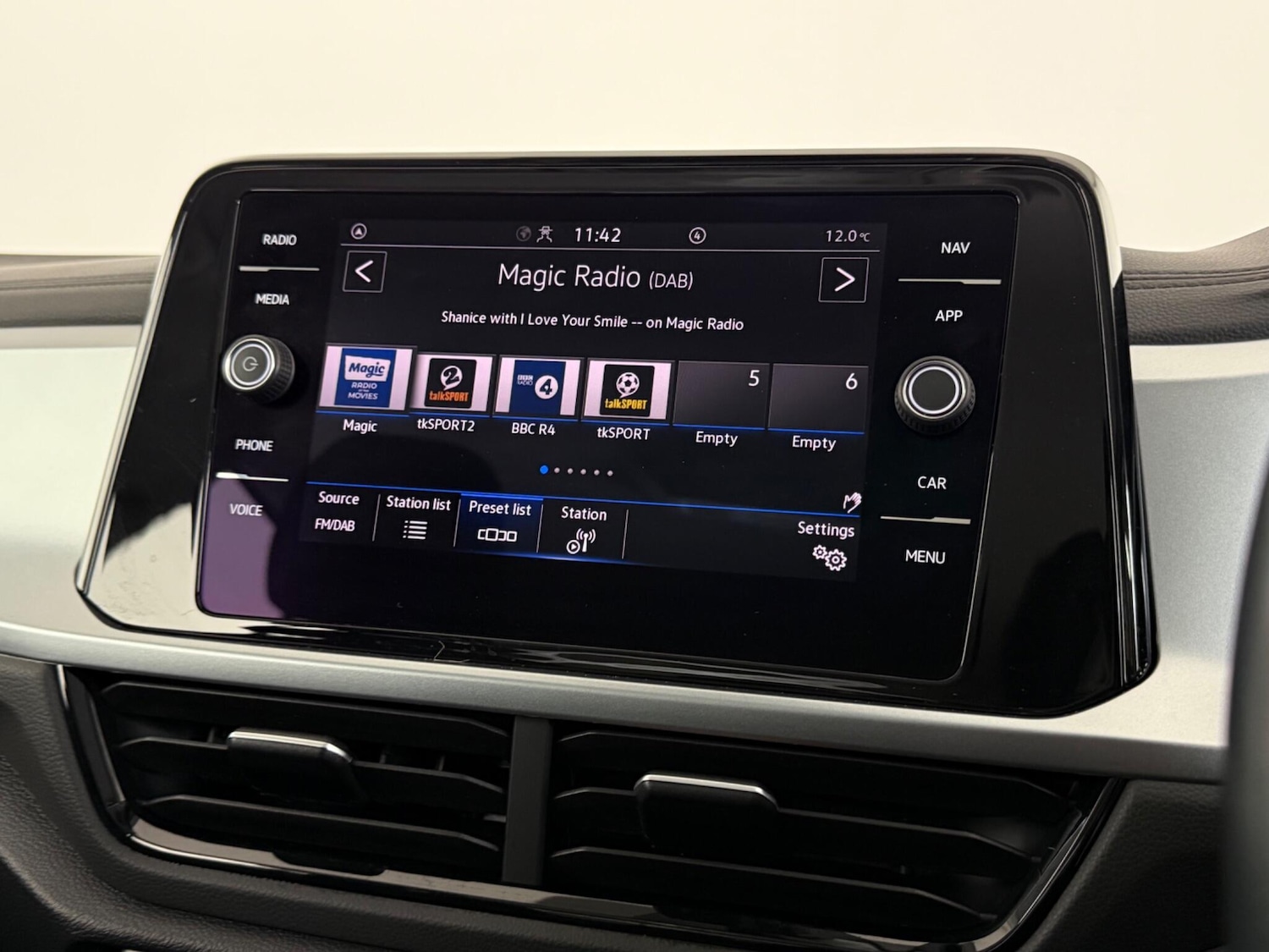 Used Volkswagen T-Roc 2023 for sale - 77441531: Photo 25