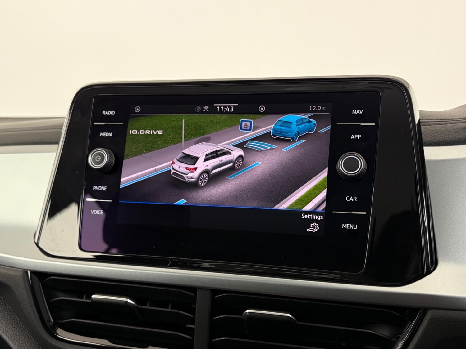 Used Volkswagen T-Roc 2023 for sale - 77441531: Photo 27