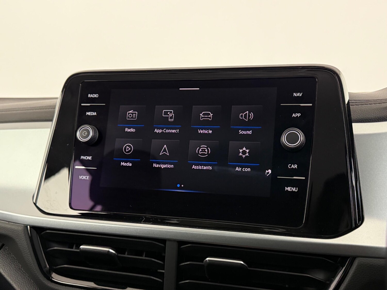 Used Volkswagen T-Roc 2023 for sale - 77441531: Photo 28