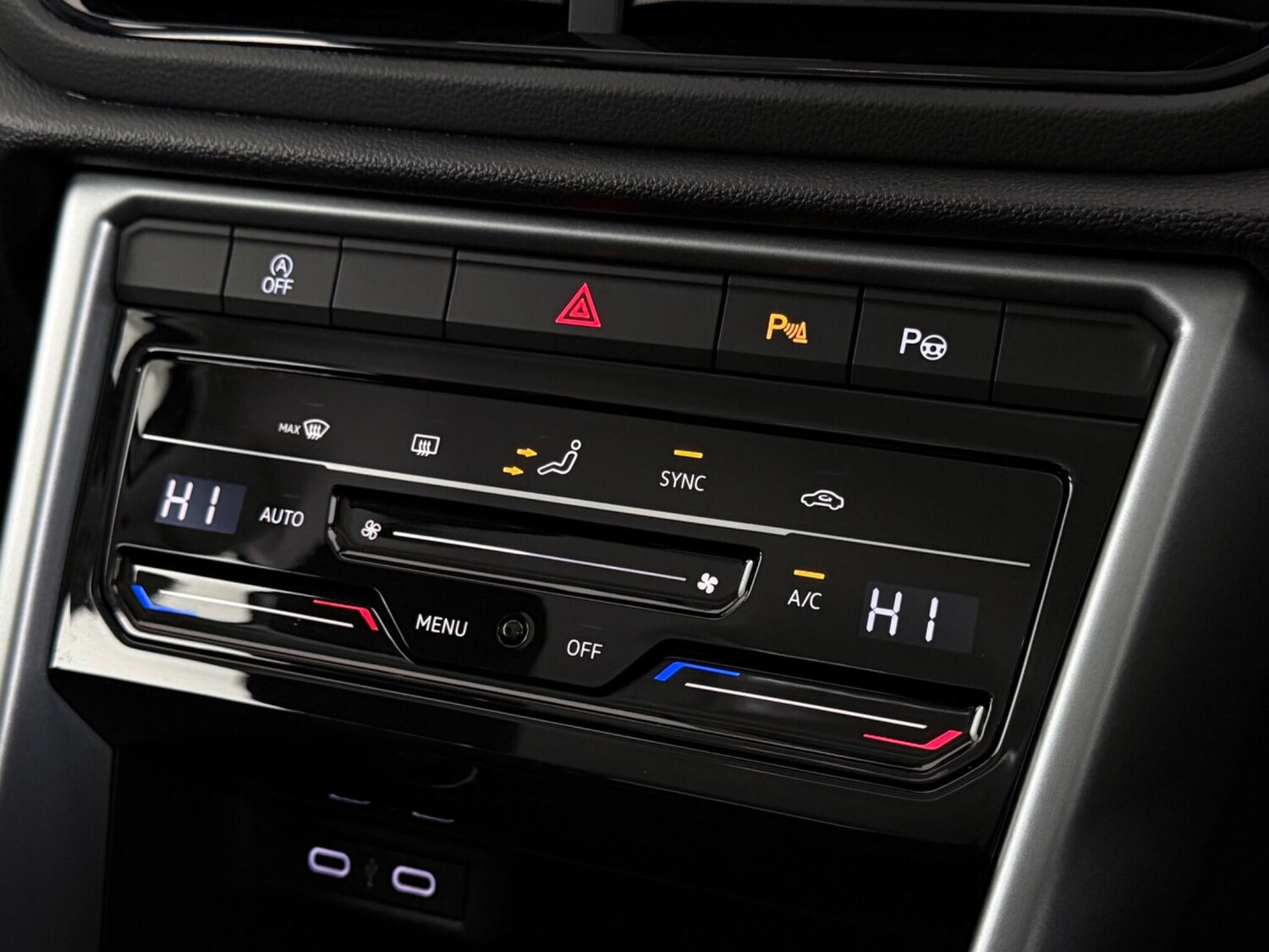 Used Volkswagen T-Roc 2023 for sale - 77441531: Photo 33