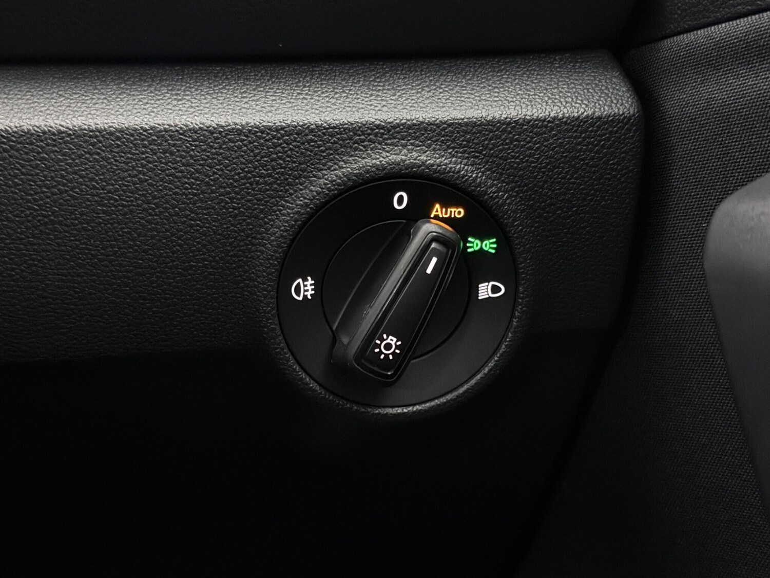 Used Volkswagen T-Roc 2023 for sale - 77441531: Photo 35