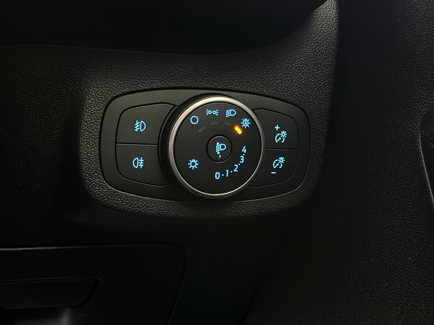 Used Ford Fiesta 2018 for sale - 77259821: Photo 31