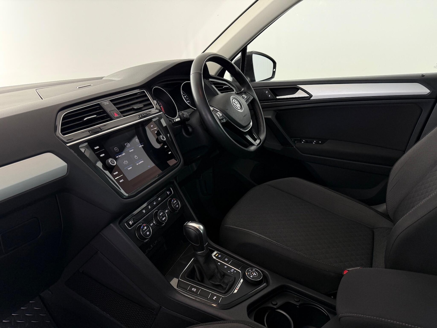 Used Volkswagen Tiguan 2018 for sale - 76992537: Photo 17