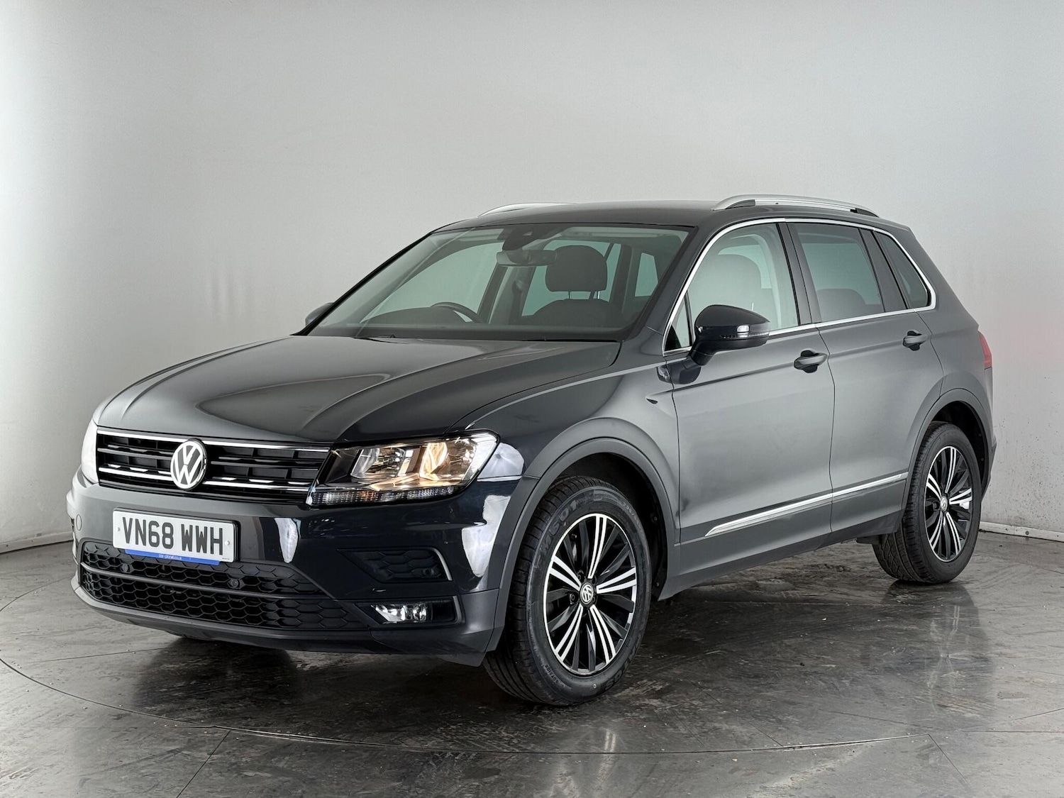 Used Volkswagen Tiguan 2018 for sale - 76992537: Photo 3