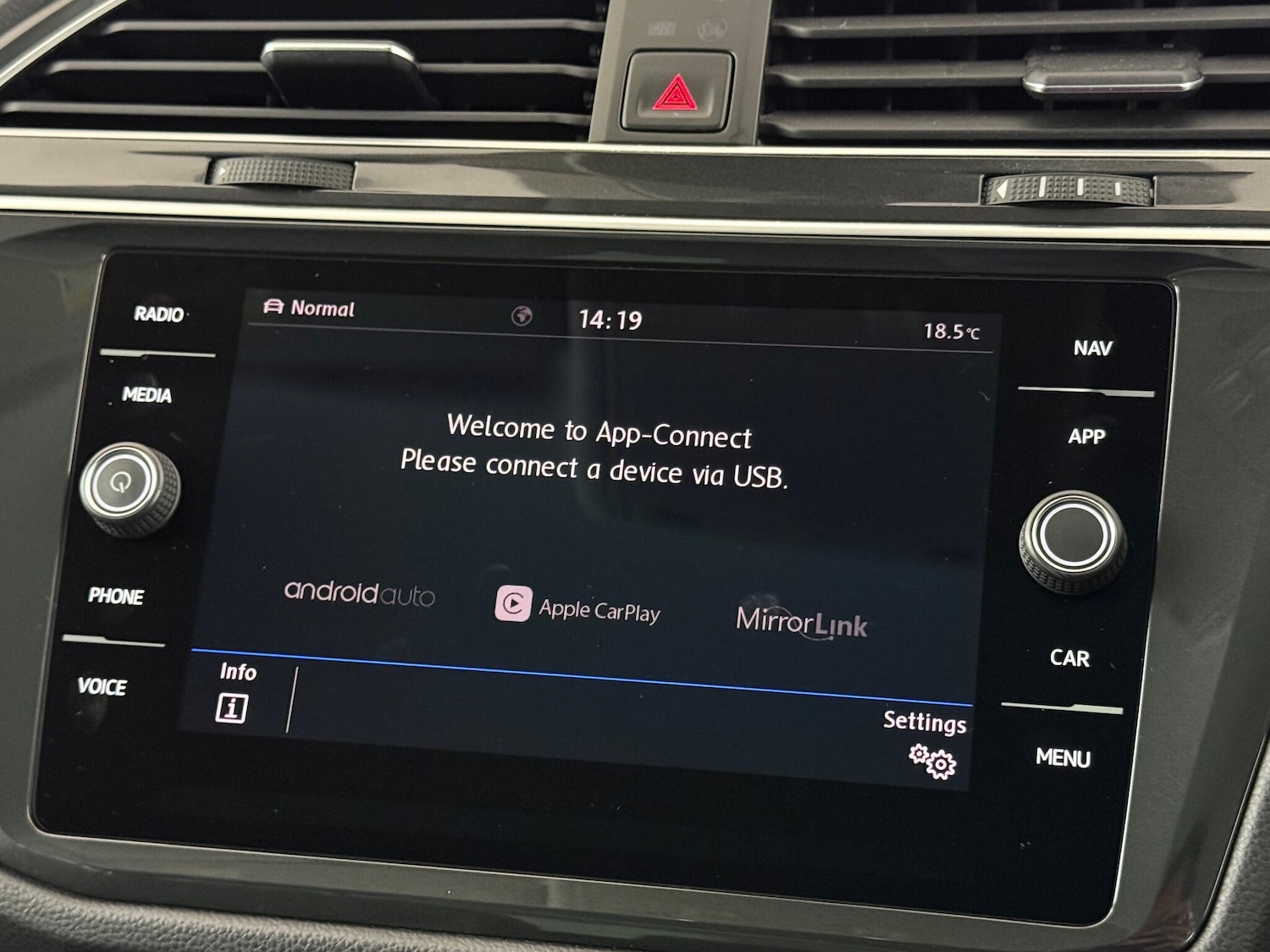 Used Volkswagen Tiguan 2018 for sale - 76992537: Photo 33