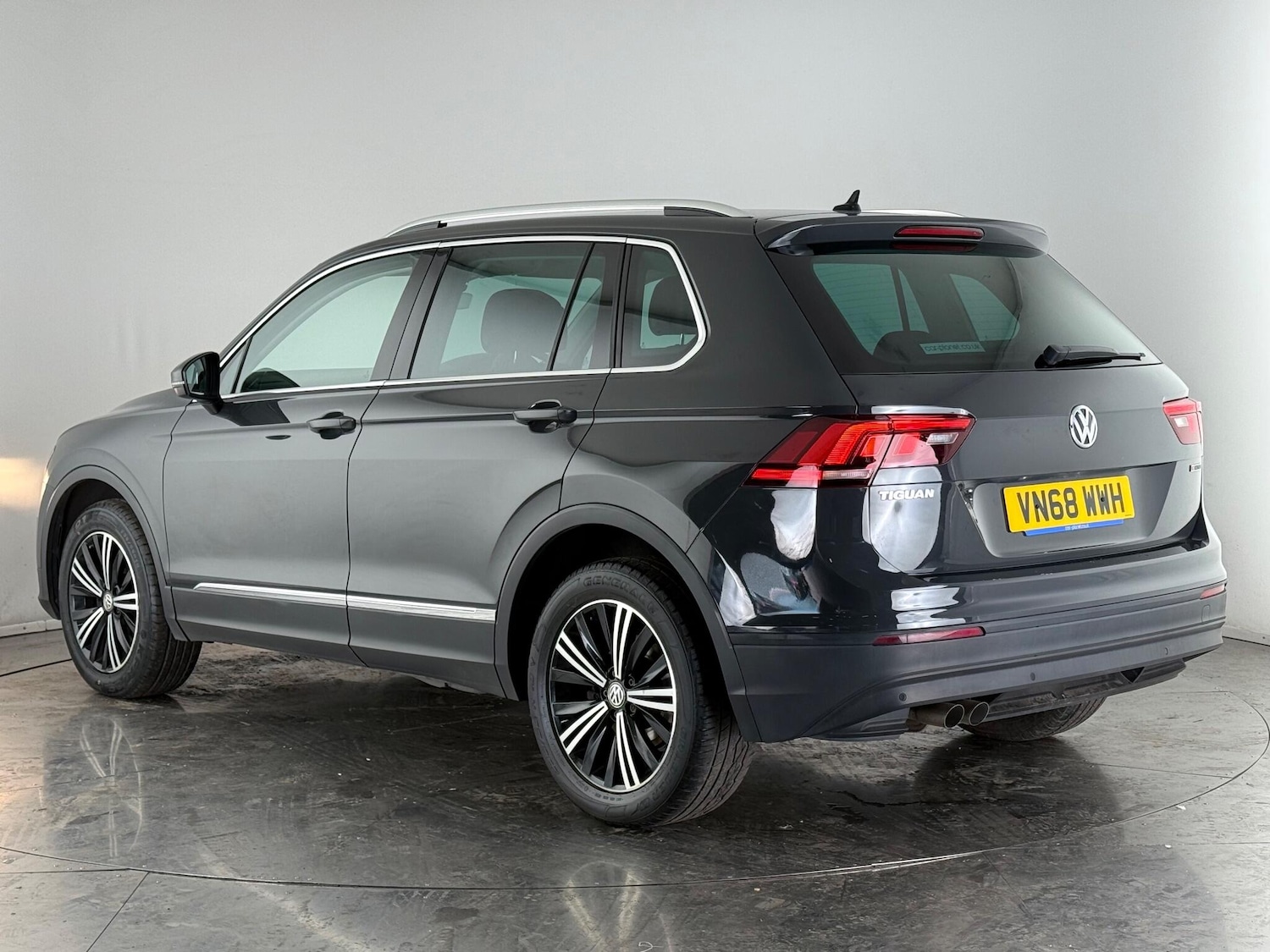 Used Volkswagen Tiguan 2018 for sale - 76992537: Photo 4