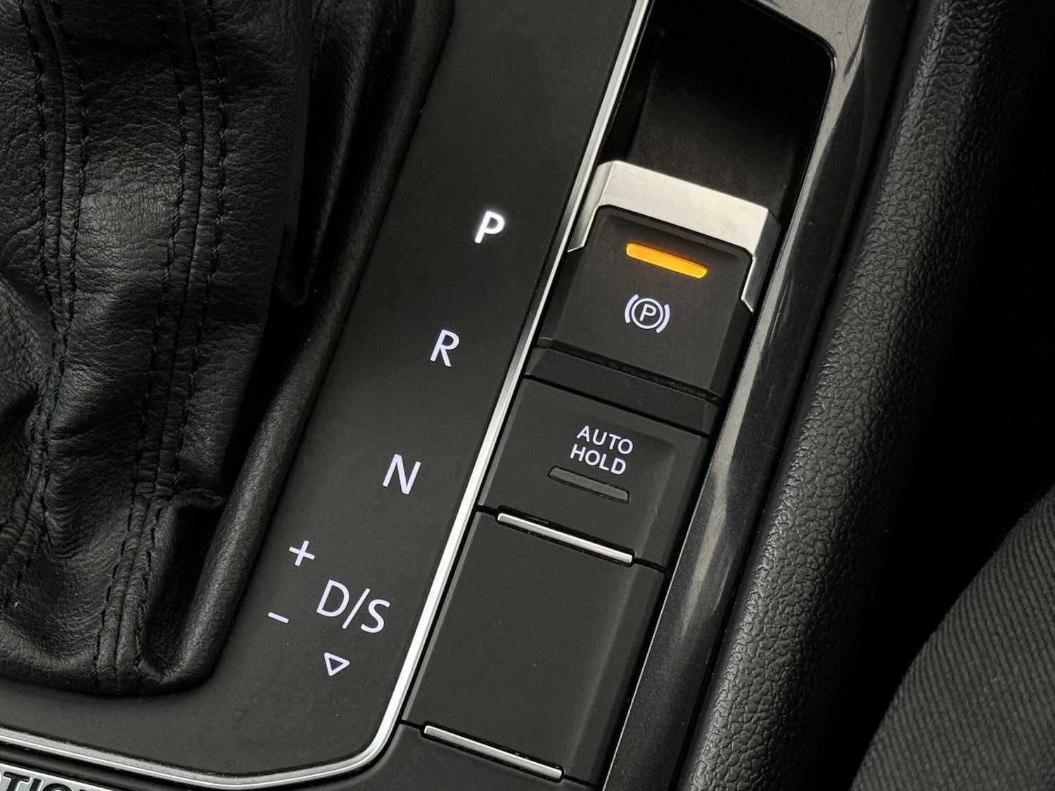 Used Volkswagen Tiguan 2018 for sale - 76992537: Photo 43