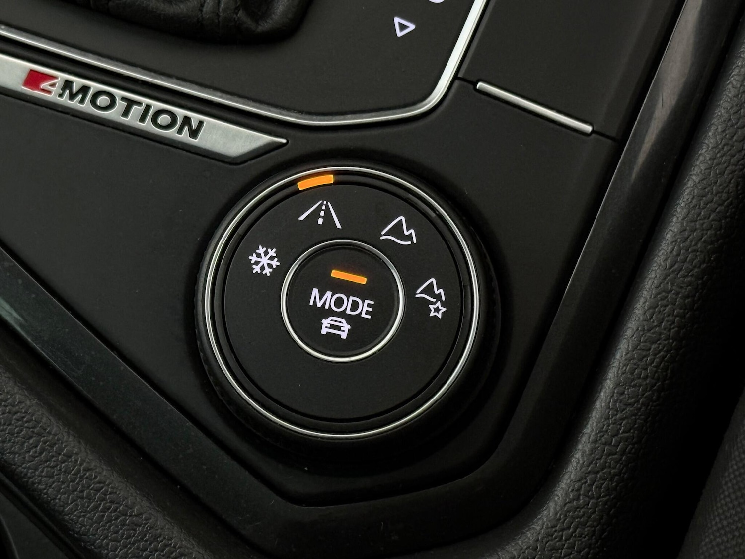 Used Volkswagen Tiguan 2018 for sale - 76992537: Photo 44