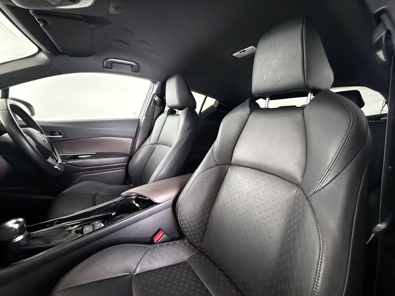 Used Toyota C-HR 2018 for sale - 77958687: Photo 10