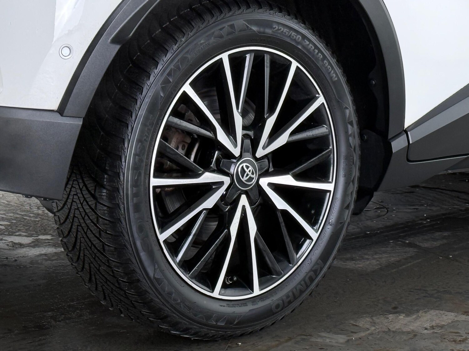 Used Toyota C-HR 2018 for sale - 77958687: Photo 8