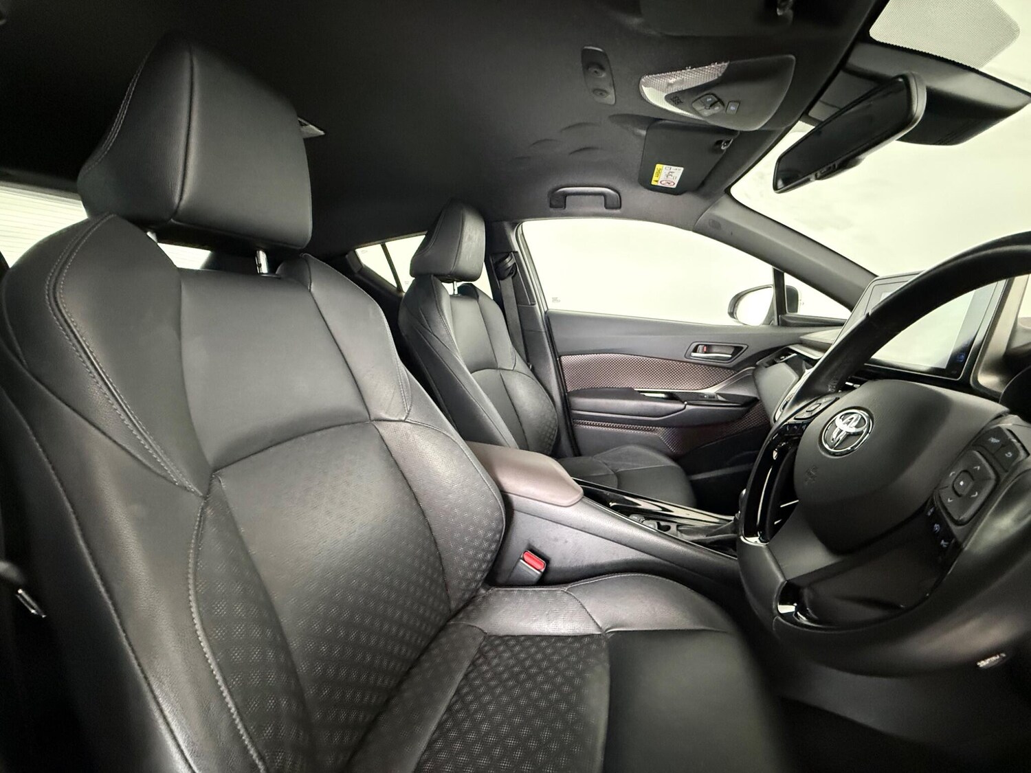 Used Toyota C-HR 2018 for sale - 77958687: Photo 9