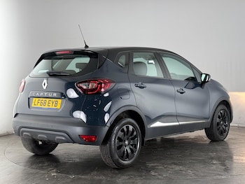 Used Renault Captur 2018 for sale - 77617559: Photo