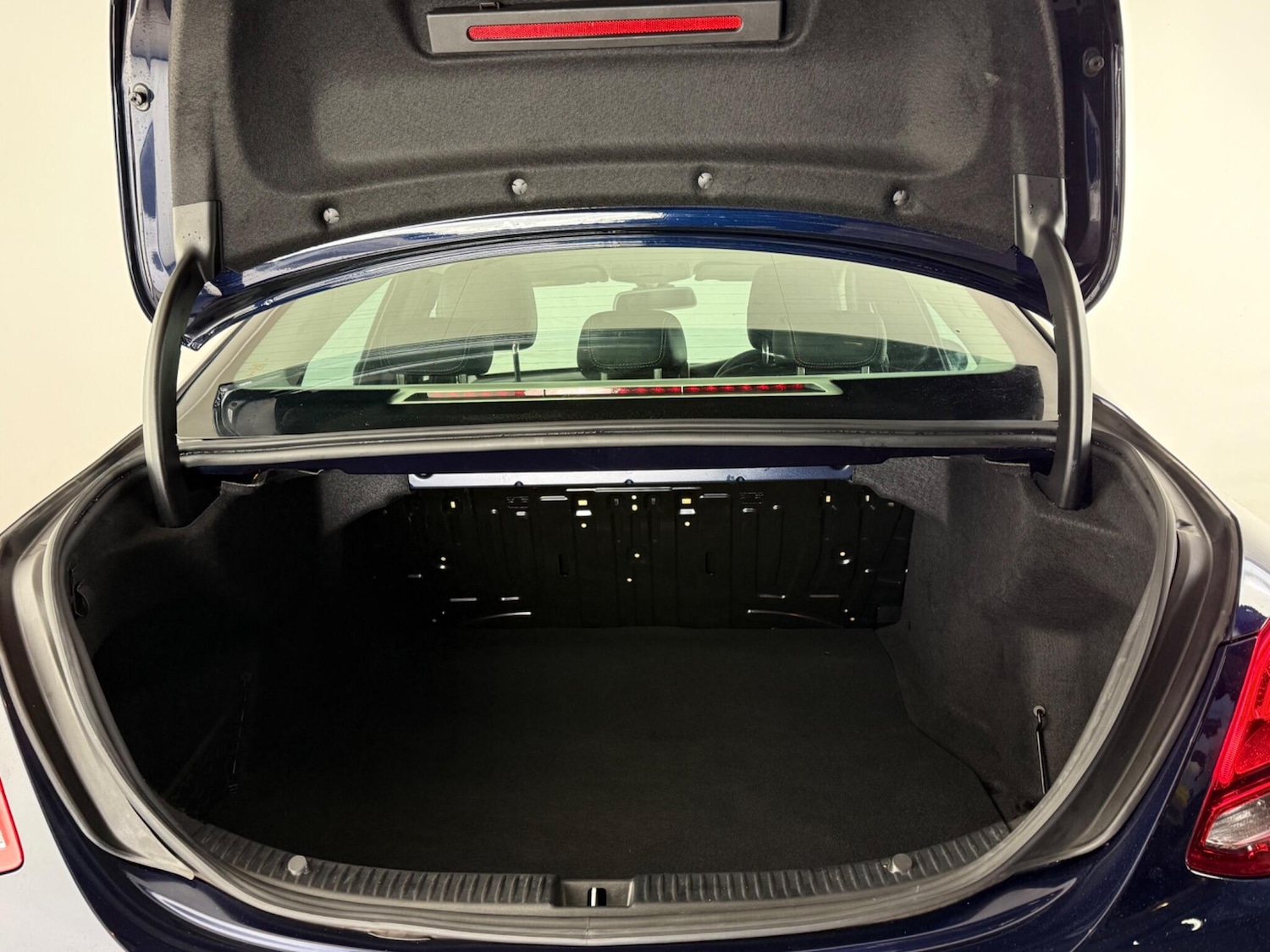 Used Mercedes-Benz C Class 2017 for sale - 78144165: Photo 8