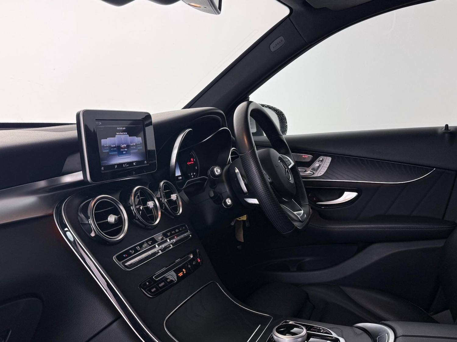 Used Mercedes-Benz GLC 2018 for sale - 76801529: Photo 16