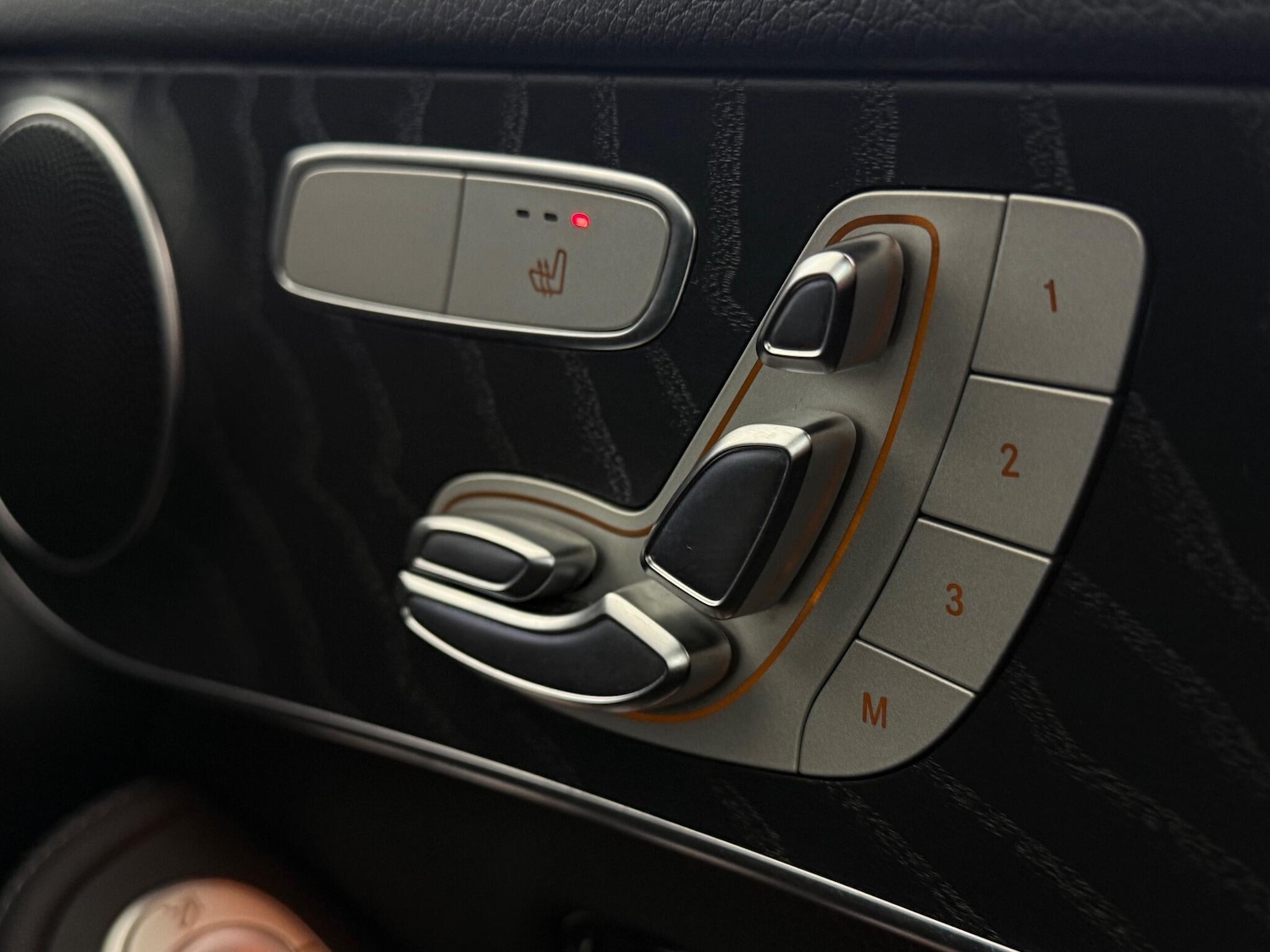 Used Mercedes-Benz GLC 2018 for sale - 76801529: Photo 23