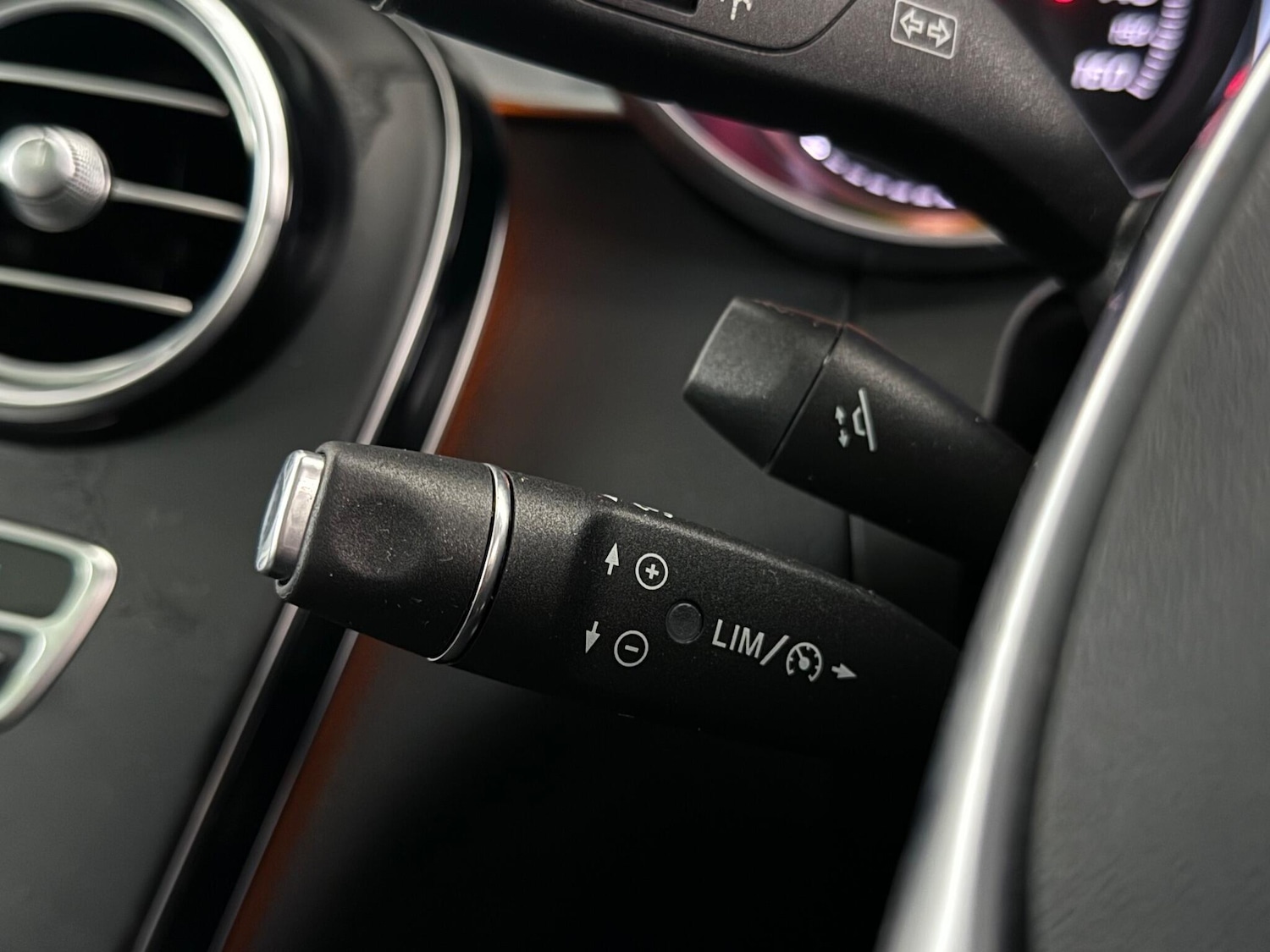 Used Mercedes-Benz GLC 2018 for sale - 76801529: Photo 30