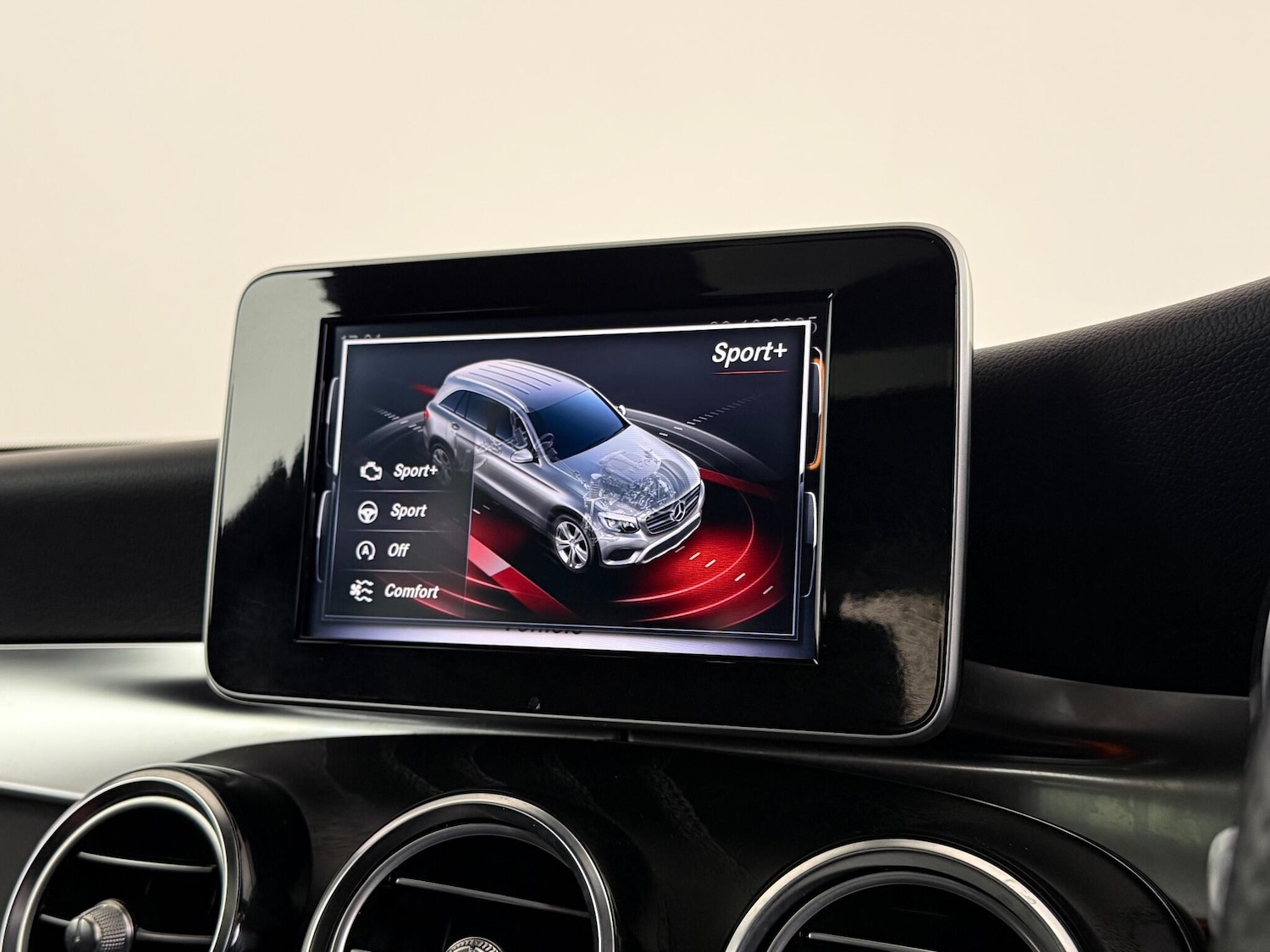 Used Mercedes-Benz GLC 2018 for sale - 76801529: Photo 37