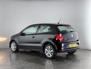 Used Volkswagen Polo 2015 for sale - 76866429: Photo