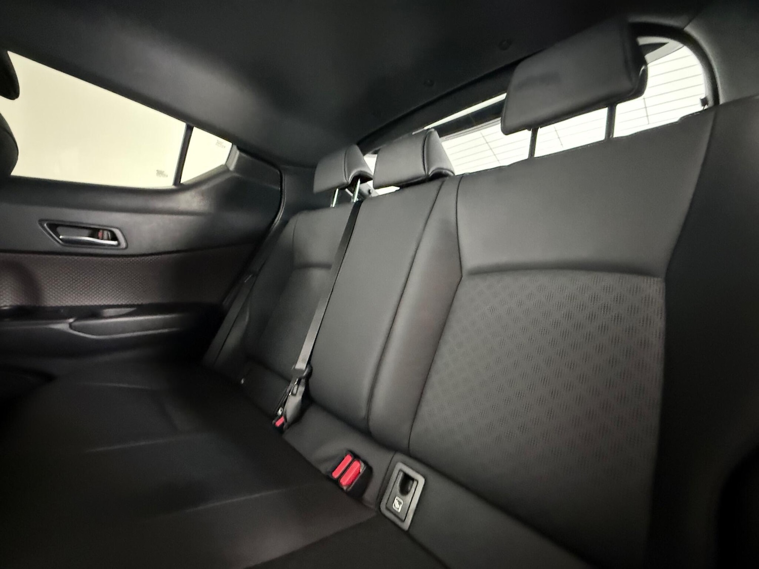 Used Toyota C-HR 2023 for sale - 77247096: Photo 11