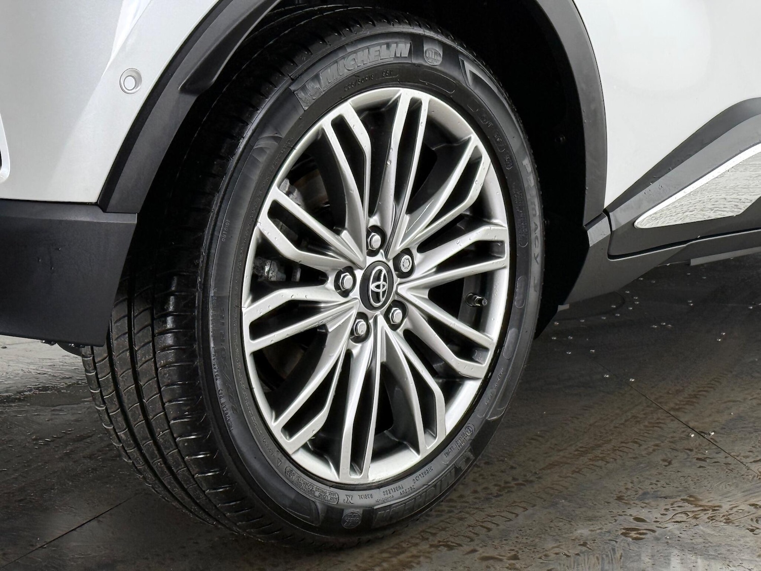 Used Toyota C-HR 2023 for sale - 77247096: Photo 8