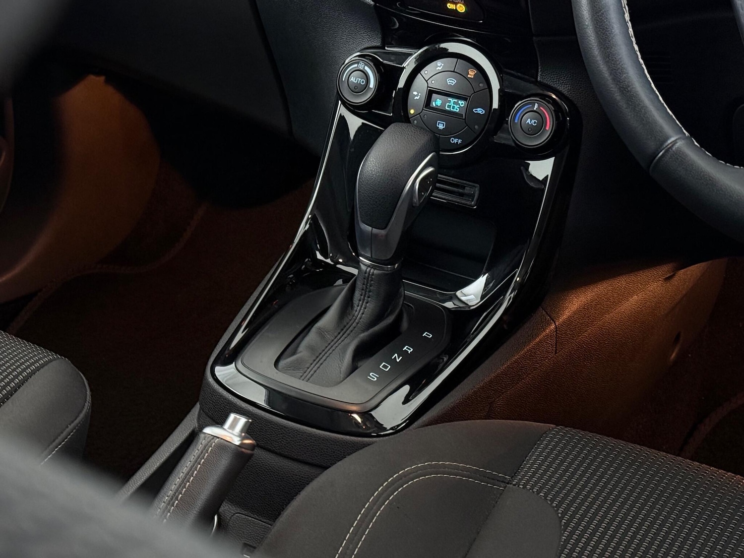 Used Ford Fiesta 2017 for sale - 77246324: Photo 31